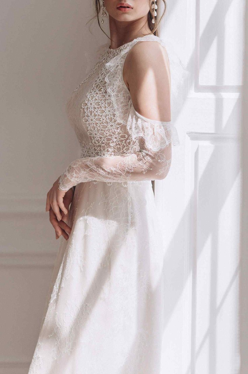 https://www.galeriedesfetes.com/wp-content/uploads/2020/11/wedding_dress_01-850x1280.jpg