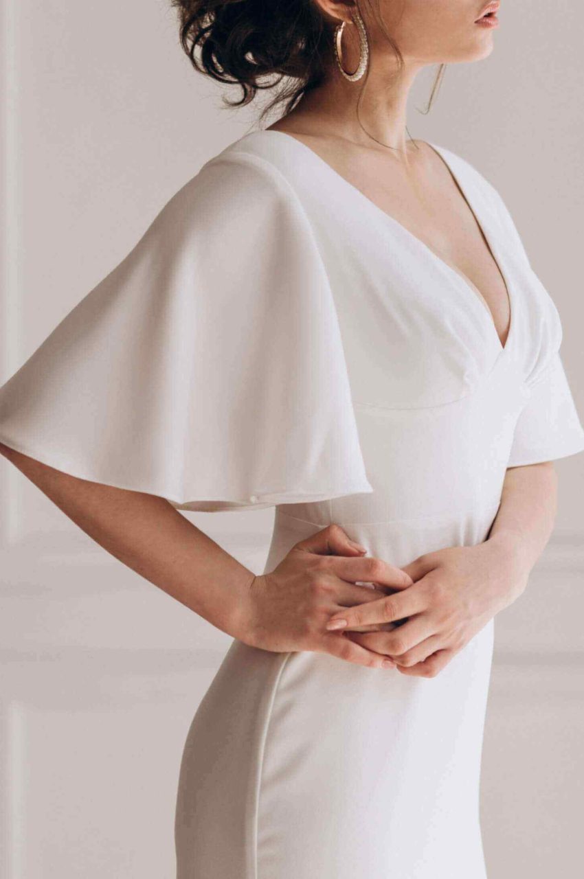 https://www.galeriedesfetes.com/wp-content/uploads/2020/12/wedding_dress_08-850x1280.jpg