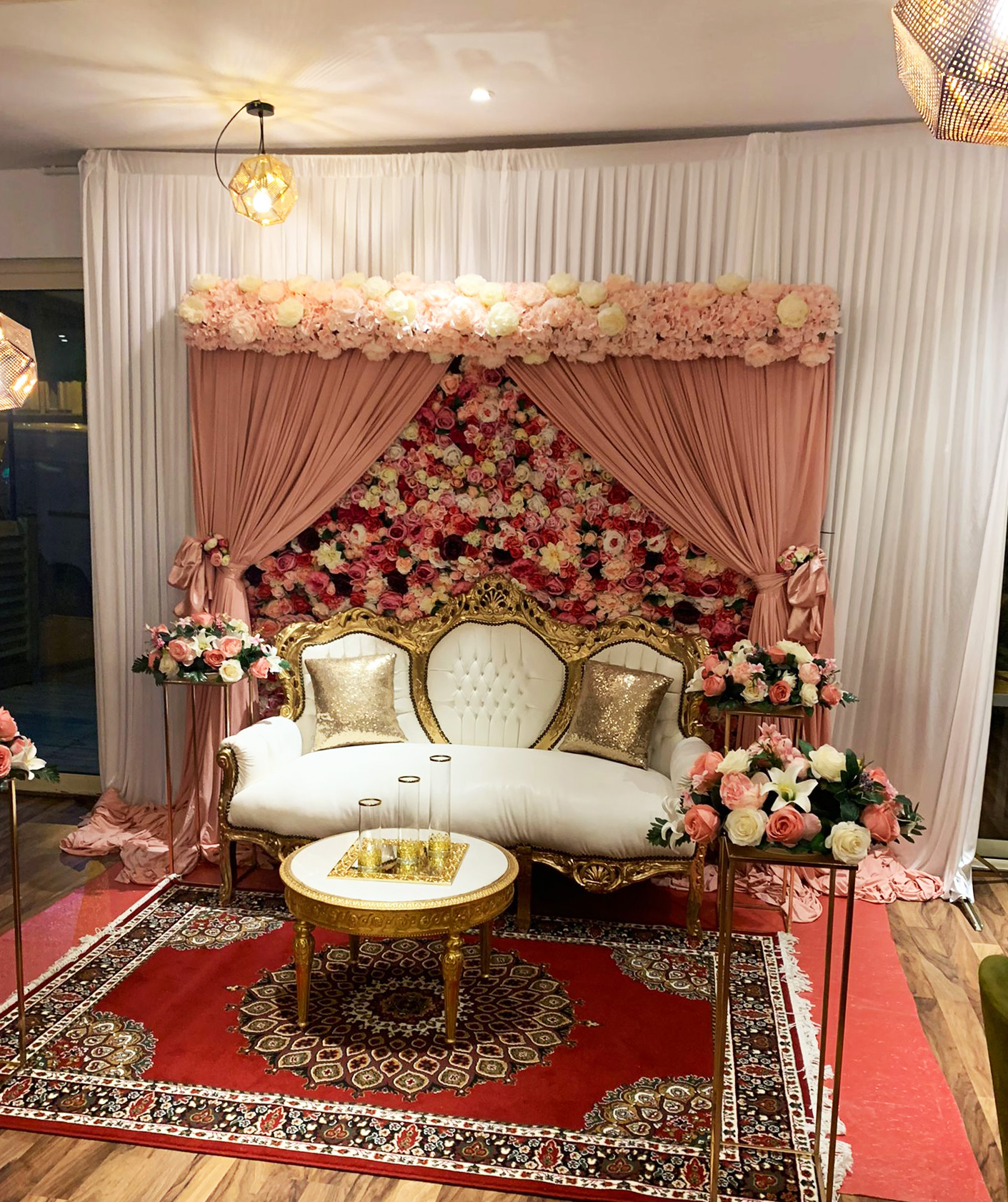 https://www.galeriedesfetes.com/wp-content/uploads/2024/08/PHOTO-2024-05-18-12-36fd-42.jpg
